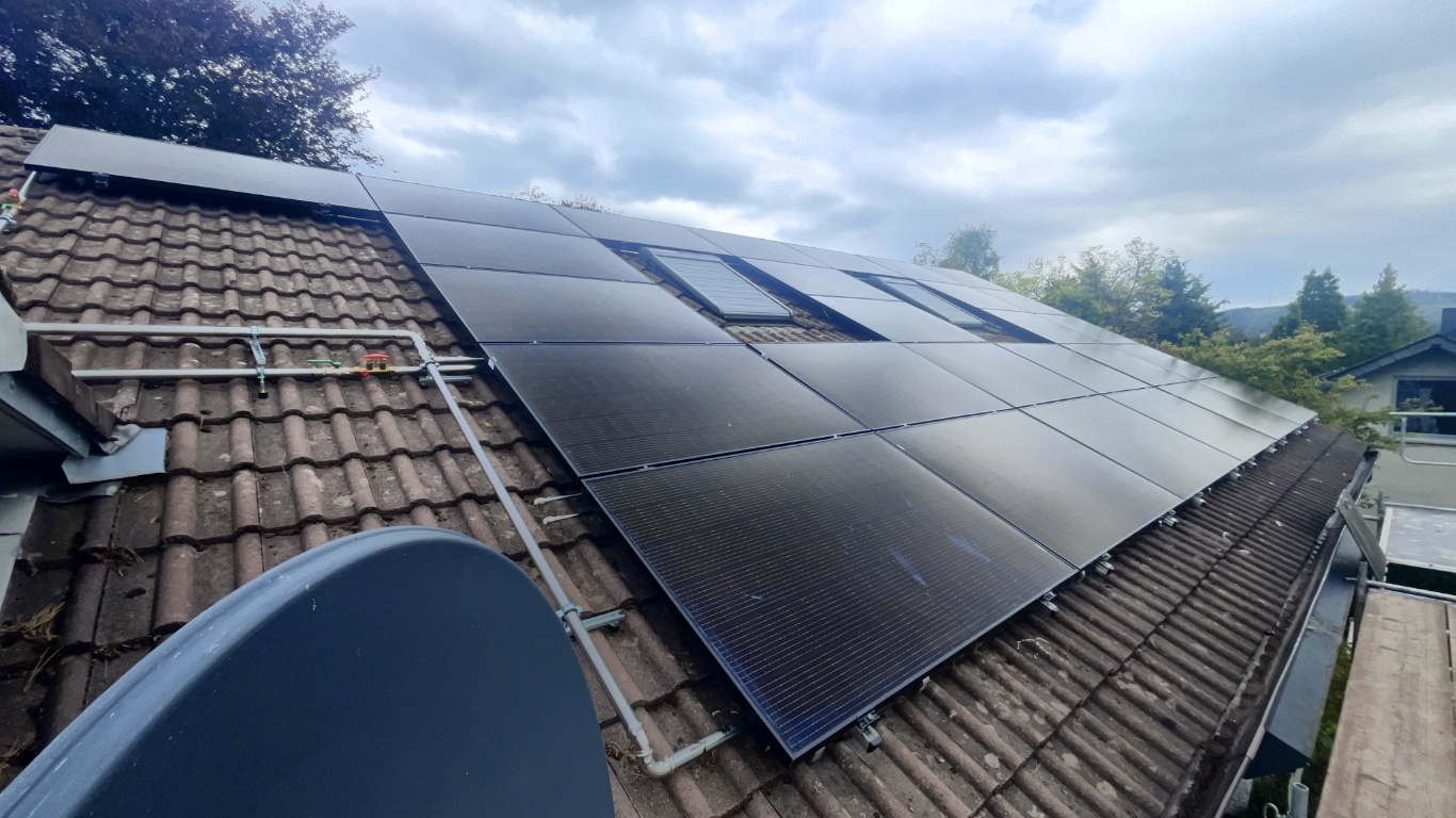 PVT Module PV-Strom und Sole Wasser Wärmepumpe
